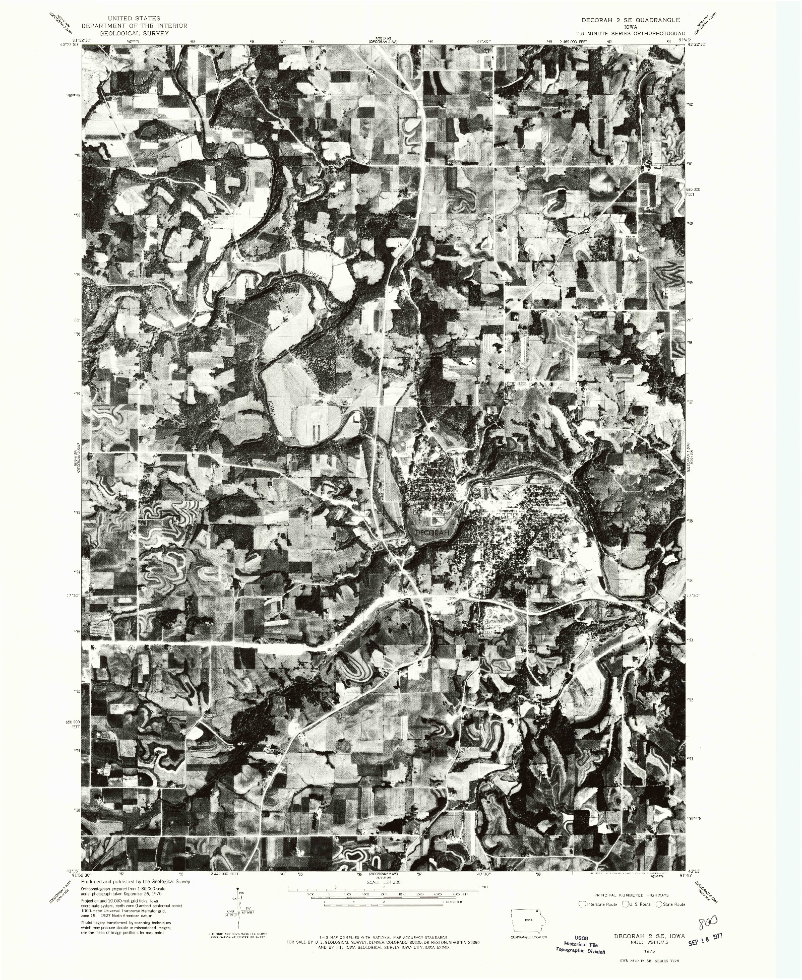 USGS 1:24000-SCALE QUADRANGLE FOR DECORAH 2 SE, IA 1975